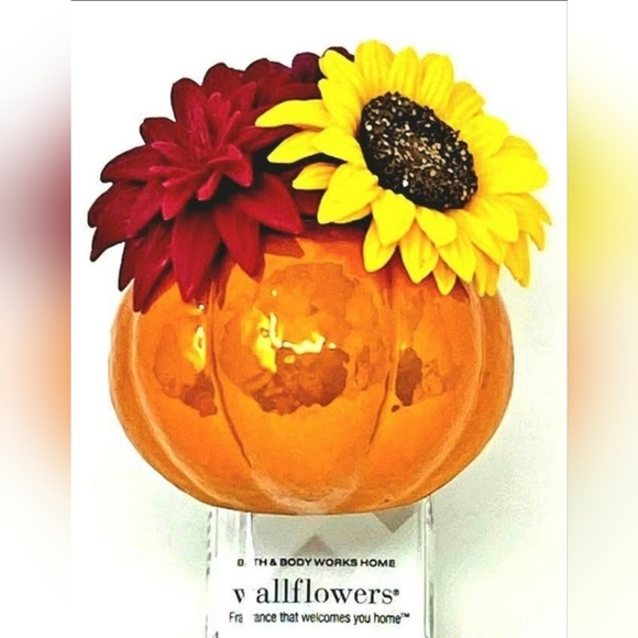 PUMPKIN WITH SUNFLOWER WALLFLOWER PLUG - Picture 2 of 3